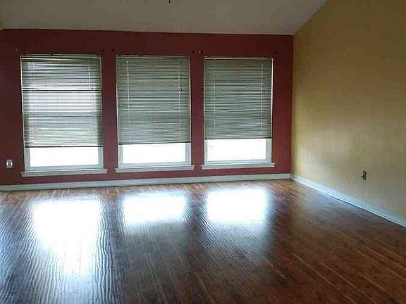 2nd image of 18016 Lake Vista Dr