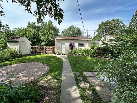 Backyard (Garage)