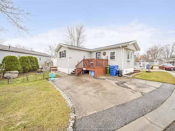 4th image of 137 Dana Dr