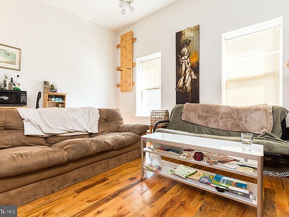 2nd image of 2106 E York St #3