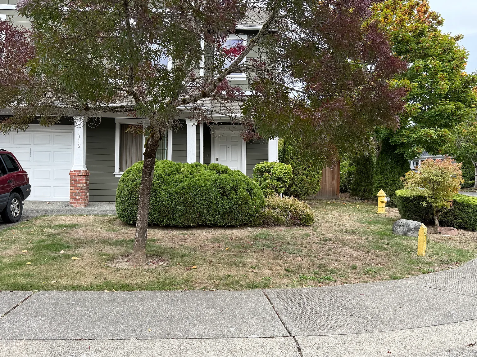 4 bed, 2.5 bath, 2080 sqft, $3,800 — Photo 2