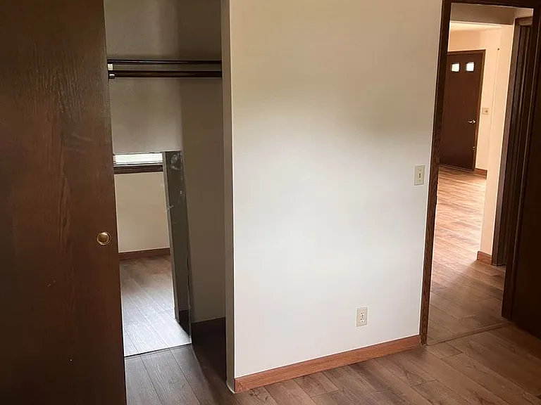 218-220 Lyndhurst Dr — Photo 10
