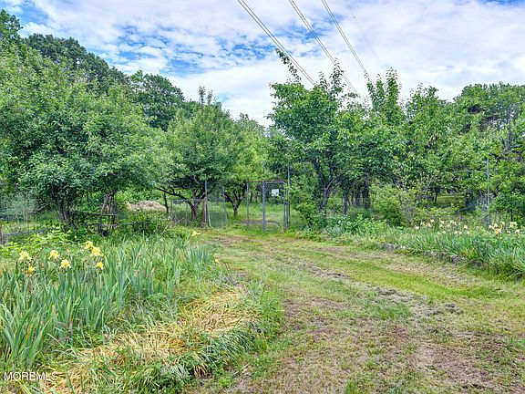 2nd image of 362 Etra Perrineville Road