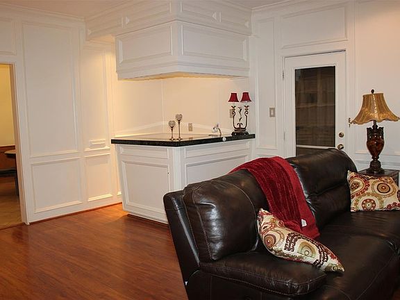 3rd image of 2514 Nantucket Dr #C