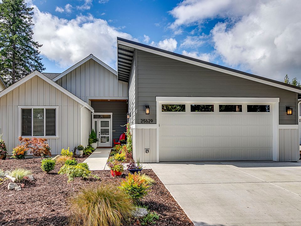 1st image of 25629 Seabrook Pl NE