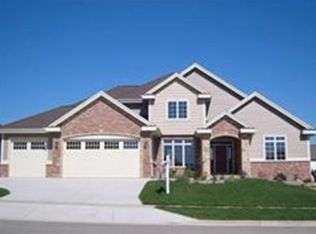 1232 Woodbridge Trl, Waunakee, WI 53597