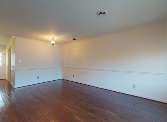 2nd image of 475 Bramblewood Ln