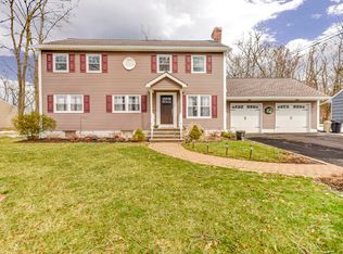 32 Cedar Green Ln, Berkeley Heights, NJ 07922