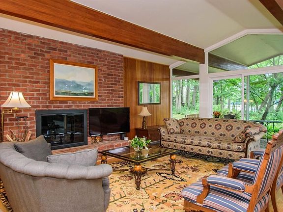 5th image of 4091 Thornoaks Dr
