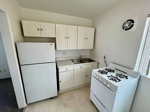 4th image of 3235-3239 Collier Ave #3239-5