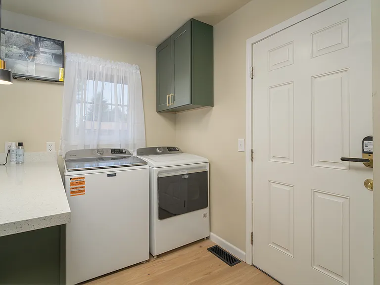 3601 Landau Ave NE — Photo 21