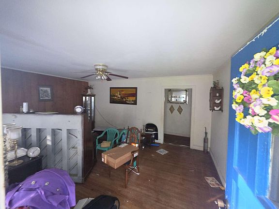 3rd image of 9 Kenilworth Ave