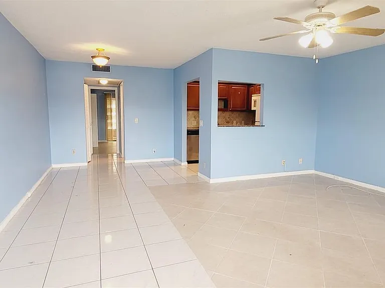 534 Mansfield M #534 — Photo 1
