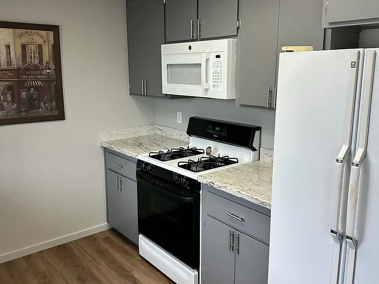 346 Pleasant St #1 — Photo 4