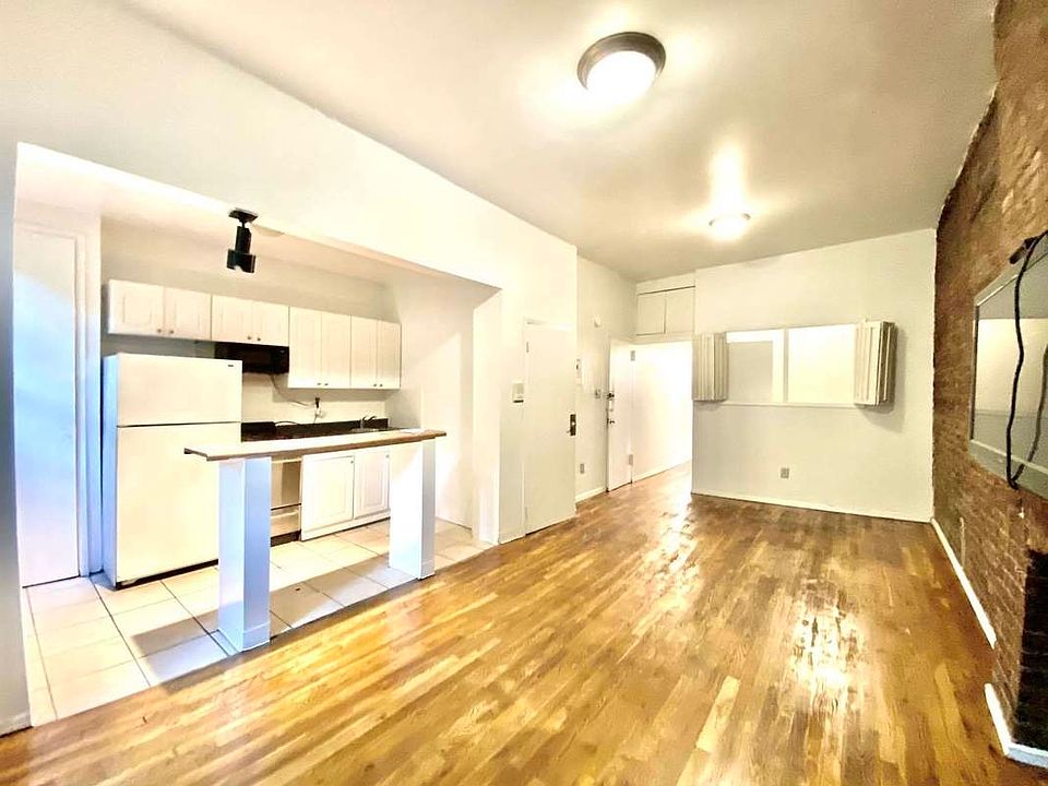 1st image of 370 W 46th St APT 2A