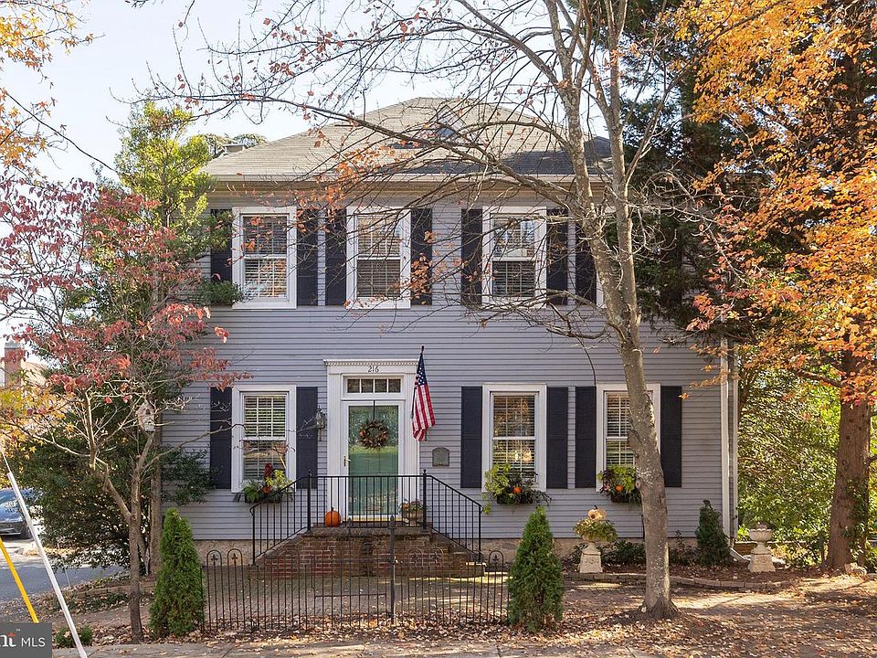 1st image of 216 Fairmont Ave