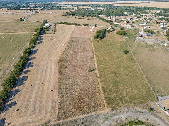 4th image of 835 Combine Rd