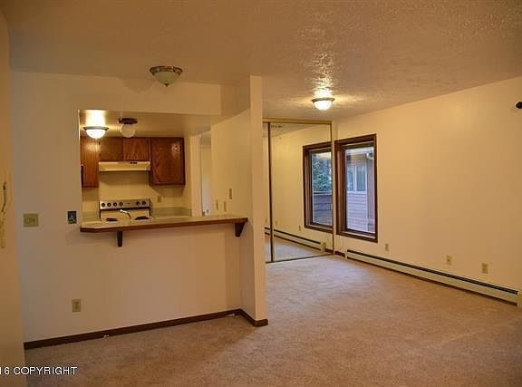 5th image of 227 Woodridge St APT 4