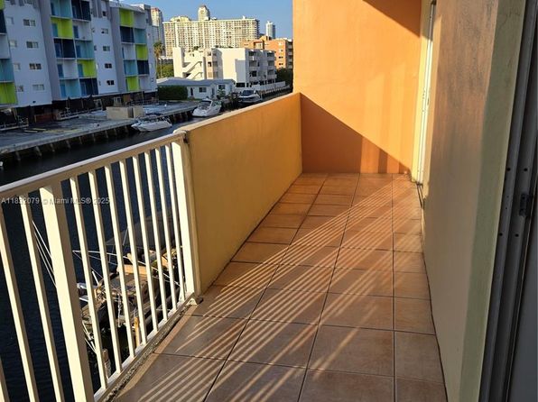 3545 NE 167th St APT 304