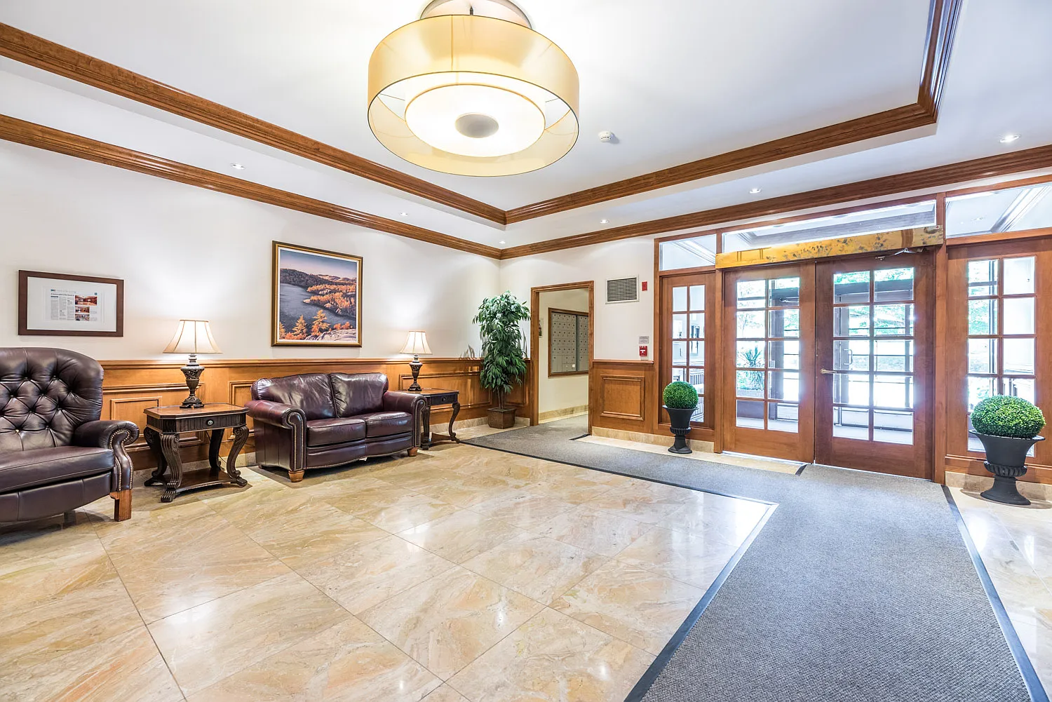 411 North River Rd. — Photo 1