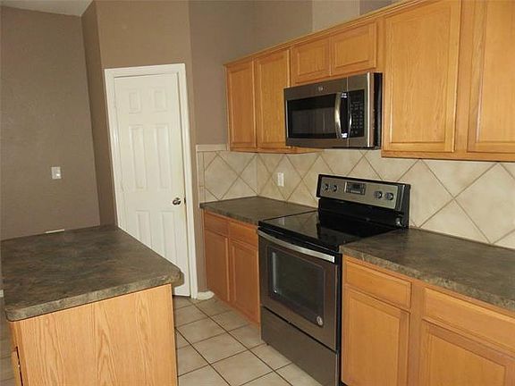 4th image of 5804 Mariposa Dr
