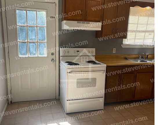 2nd image of 3202 Gleason Dr APT B