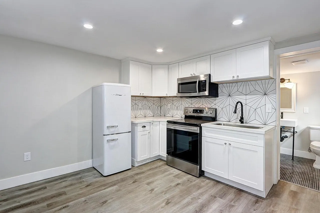 1 bed, 464 sqft, $1,700 — Photo 3