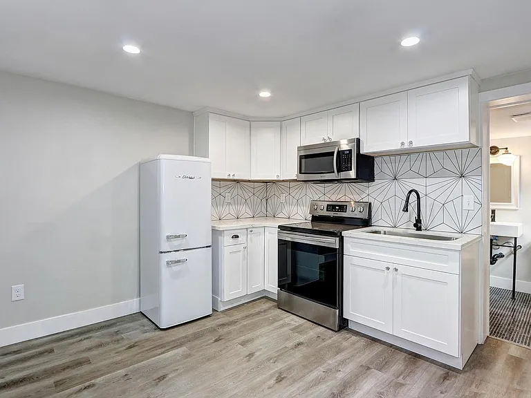 1907 P St #2 — Photo 3