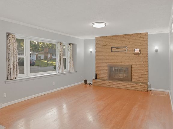 3rd image of 2209 N 82nd Ter