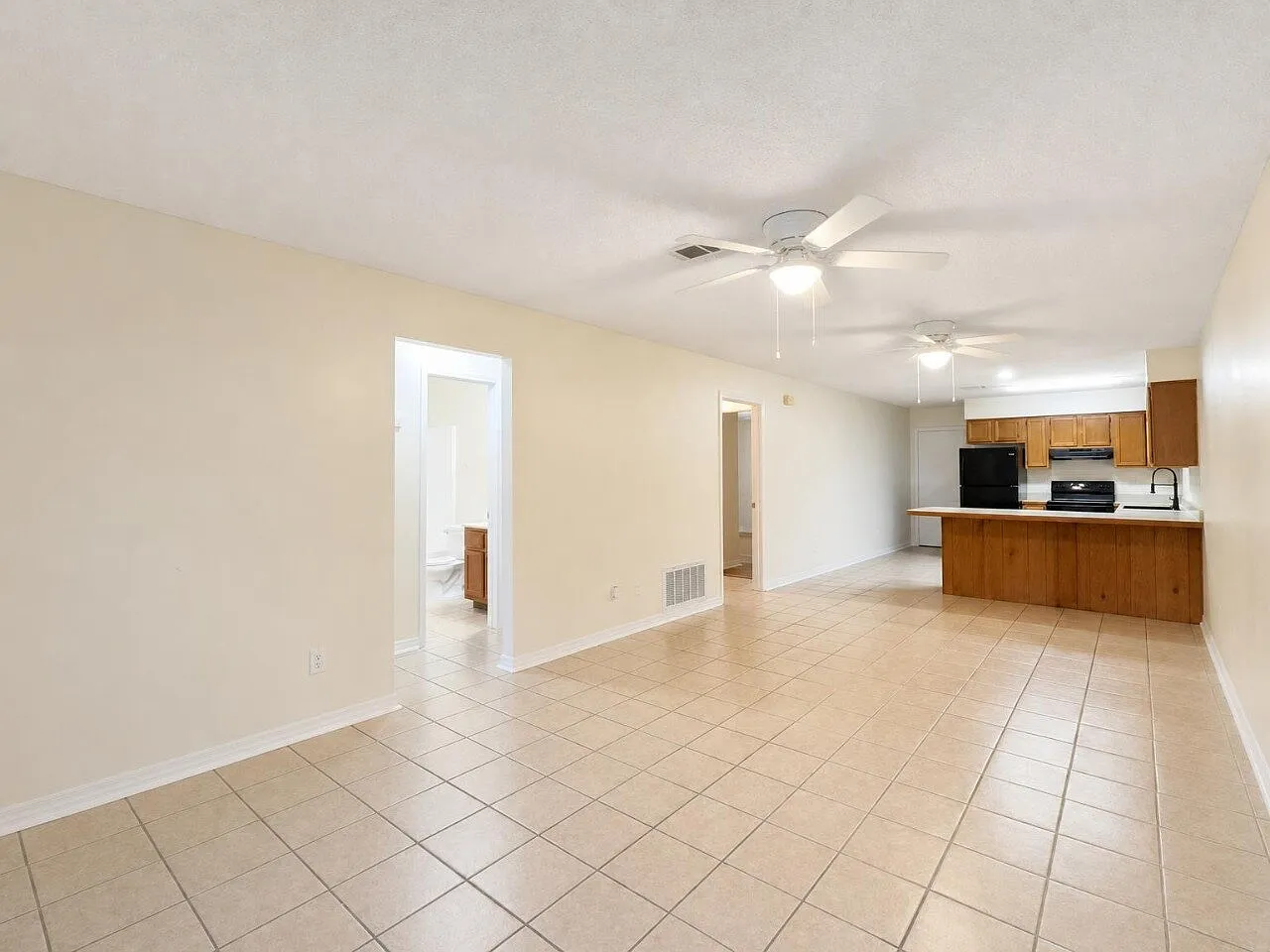 2 bed, 2.0 bath, 1053 sqft, $1,600 — Photo 3