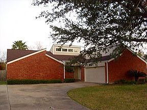1st image of 903 Leslie Ln
