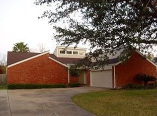 903 Leslie Ln, Friendswood, TX 77546