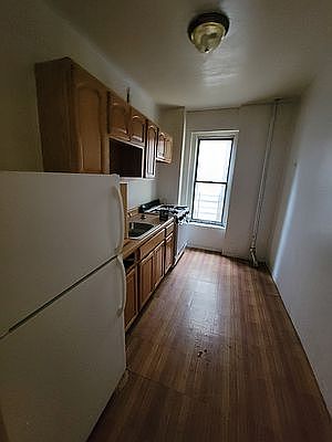 4th image of 225 Parkside Ave APT 2V