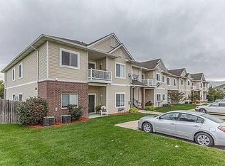 1720 SE La Grant Pkwy APT 8, Waukee, IA 50263