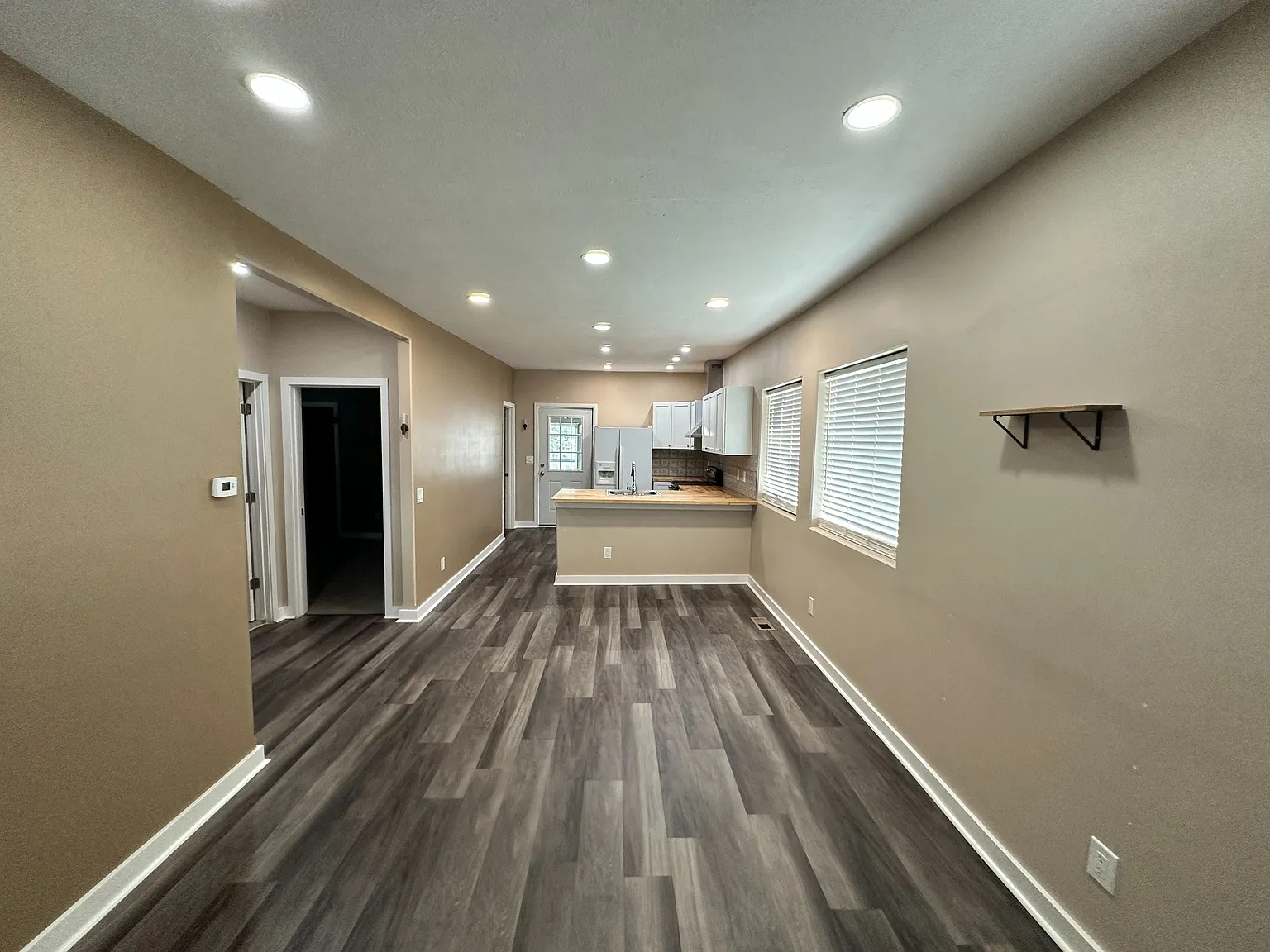 2 bed, 748 sqft, $1,400 — Photo 4