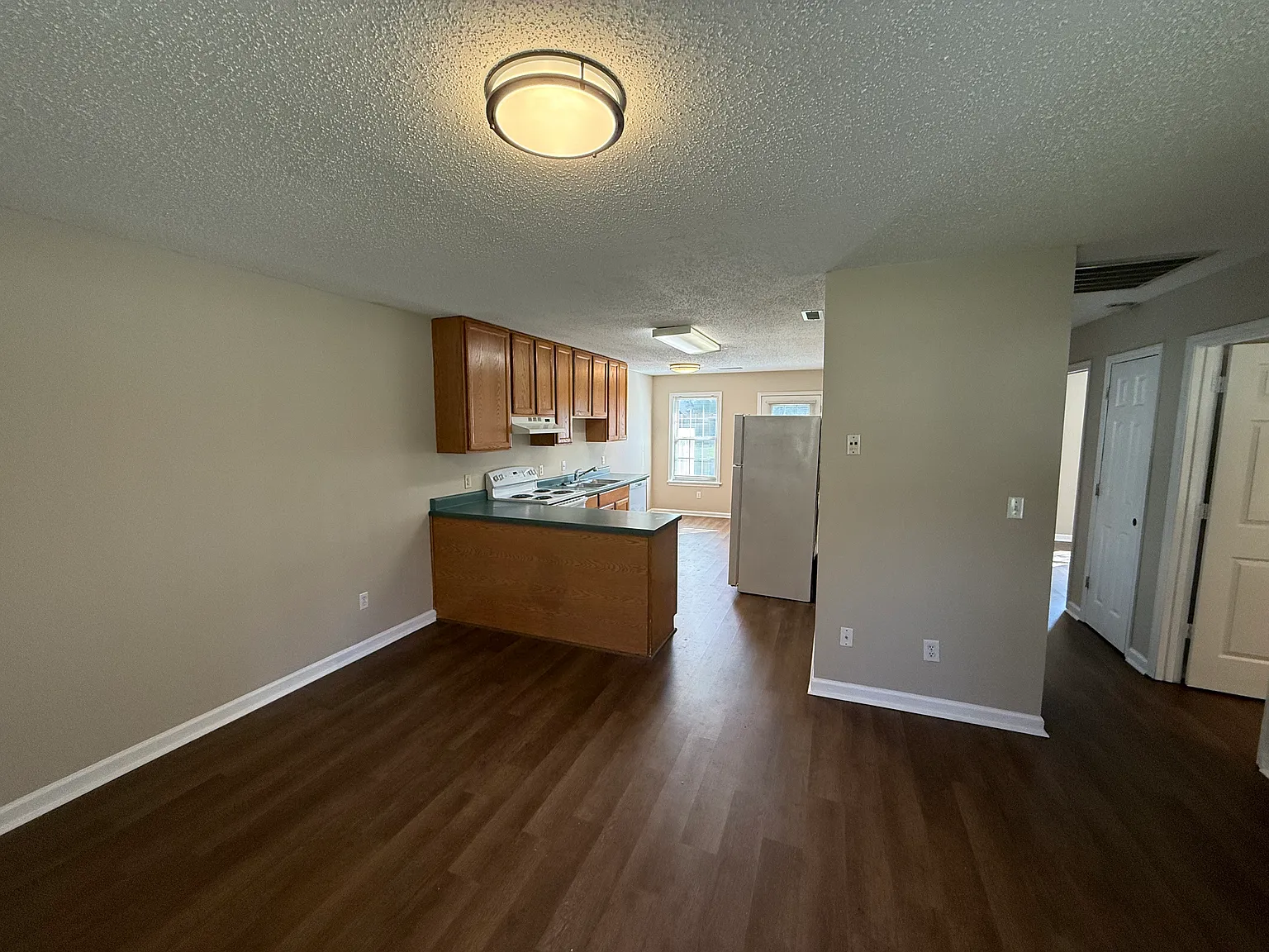 197 Utility Rd — Photo 2