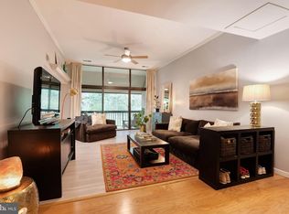 1670 Parkcrest Cir, Reston, VA 20190