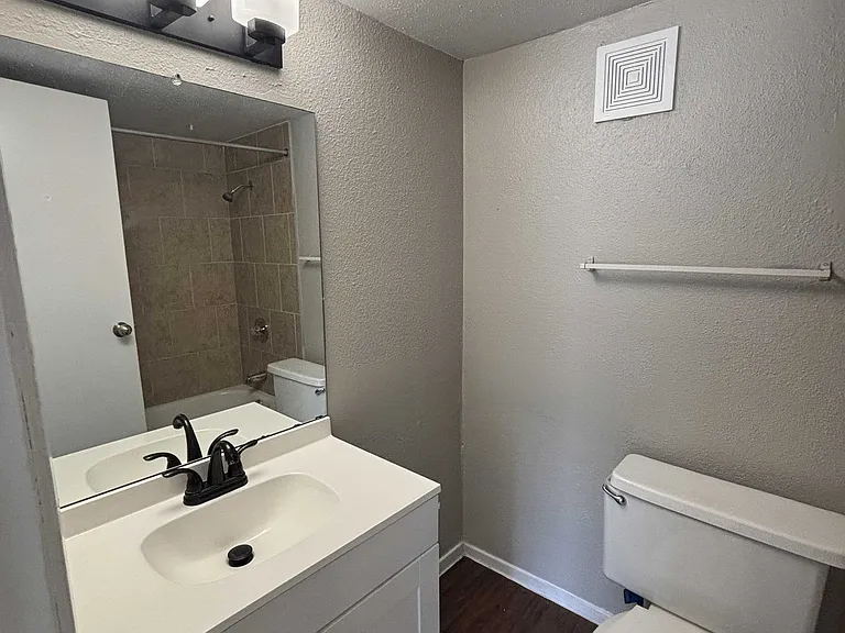 Tidwell Park Apartments — Photo 94