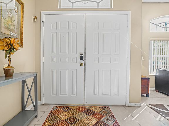 5th image of 820 Westbrook Ter