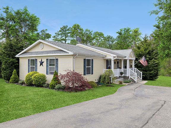3rd image of 99 Peters Ln