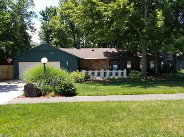 22375 Rock Creek Cir, Strongsville, OH 44136