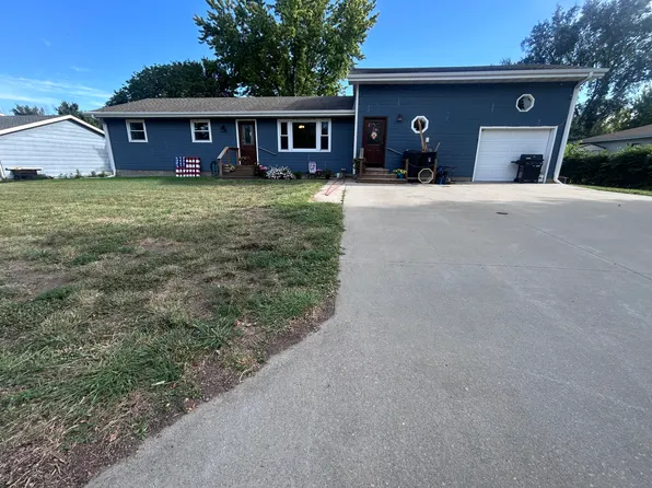 455 E 7th St, Corsica, SD 57328