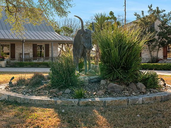 5th image of 521 Bluff Creek Road