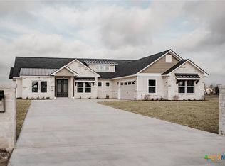 570 Dayspring Dr, Victoria, TX 77904