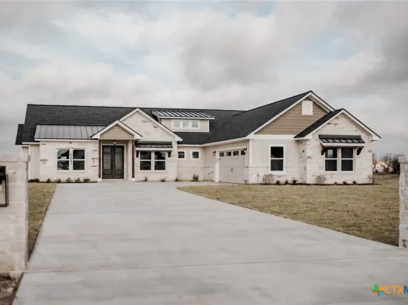570 Dayspring Dr, Victoria, TX 77904