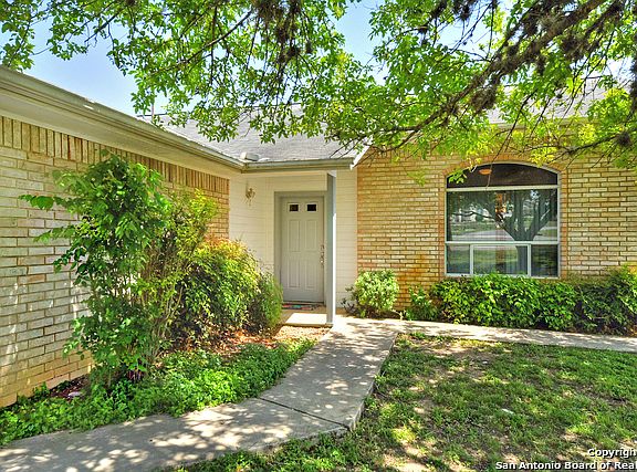 3rd image of 178 Briarwood Cir
