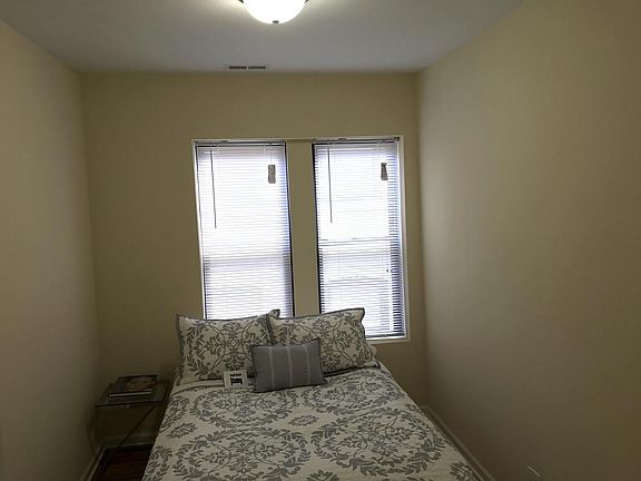 3rd image of 4740 N Sacramento Ave #4750-2W