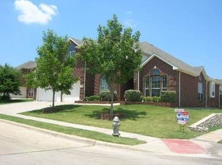 11700 Cloveridge Dr, Fort Worth, TX 76244