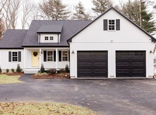 570 Elm St E, Raynham, MA 02767