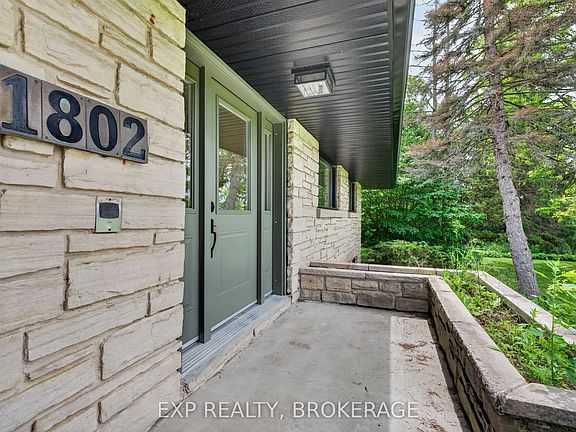 2nd image of 1802 Sydenham Rd
